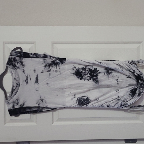 Tie-dye Bodycon Dress - Picture 5 of 8